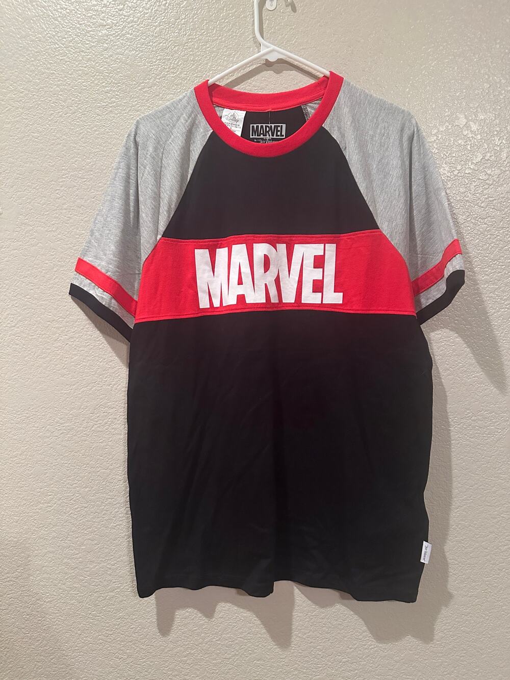 NWT Disney Parks Her Universe Marvel Logo Team Jersey tee Sz M